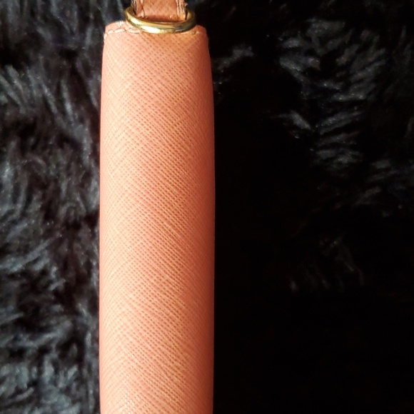 Michael Kors EUC Peach Wallet - Picture 5 of 7